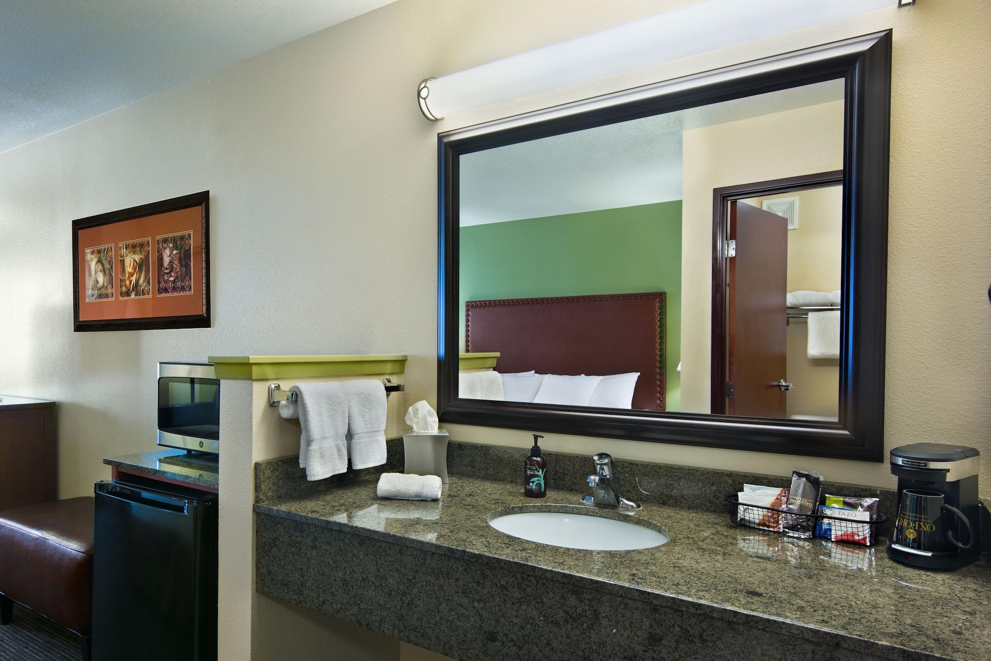 Oxford Suites Хермистън Екстериор снимка
